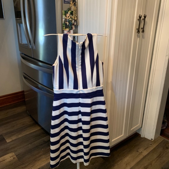 Ann Taylor  factory  navy and white striped dress. Worn 1x‎ for an hour - Picture 5 of 5